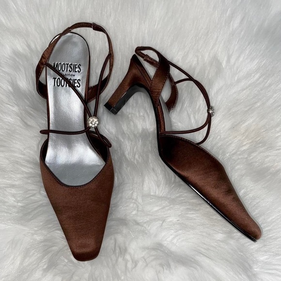 Heels - Picture 2 of 2